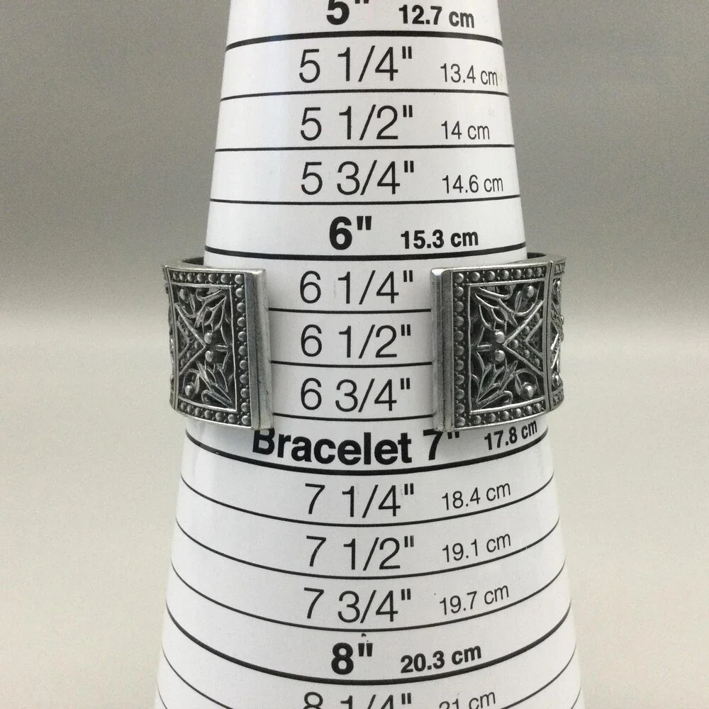 Chico's Womens Watch 34mm Silver Tone Crystals Bangle Dress New Battery - Picture 11 of 12